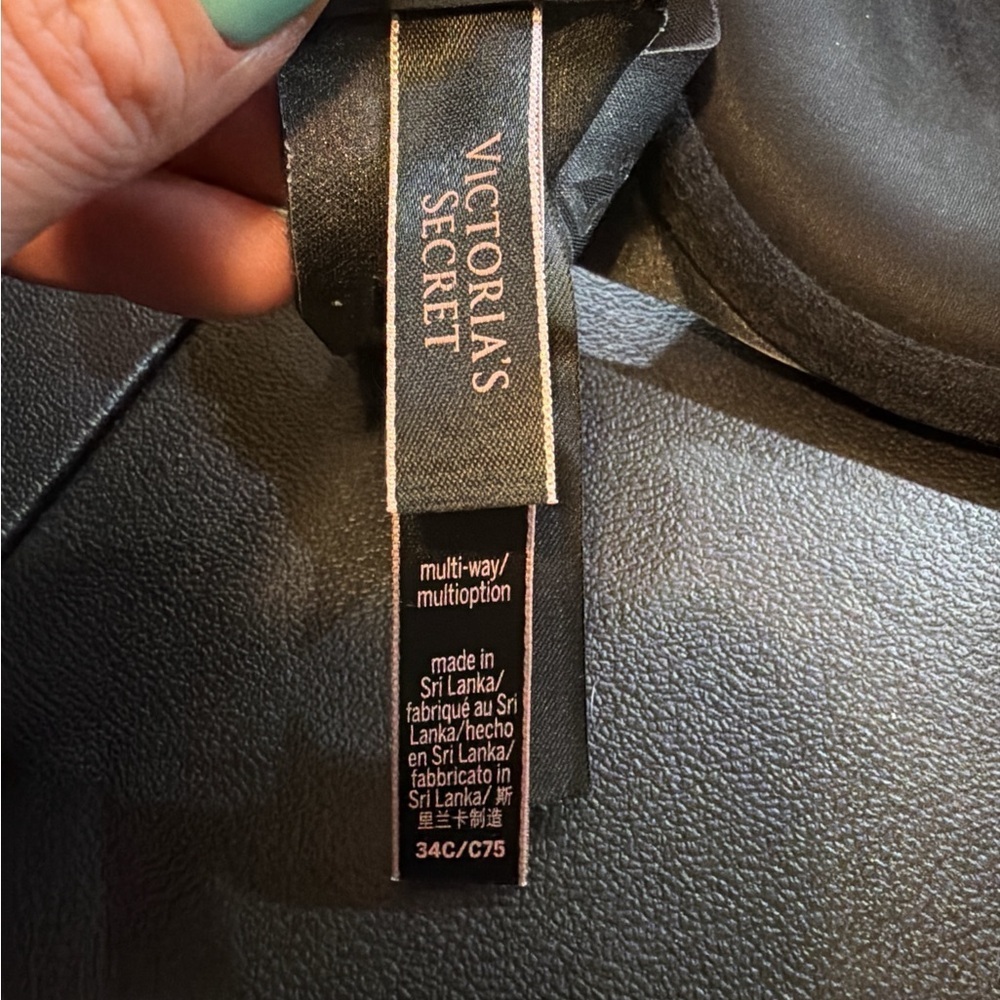 Victoria’s Secret strapless w/straps push up 34C bra - Picture 3 of 3